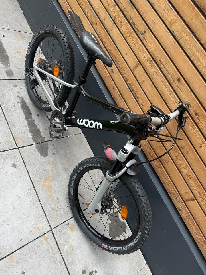 Woom 4 off air black 20“